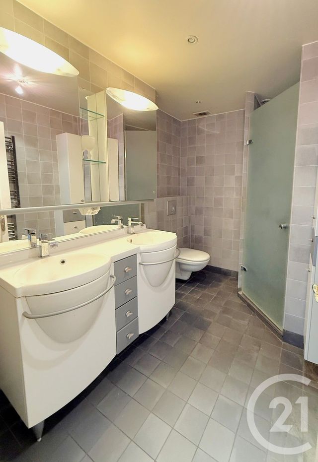 Appartement F3 à vendre - 3 pièces - 105.3 m2 - PARIS - 75016 - ILE-DE-FRANCE - Century 21 Via Conseil 16Ème