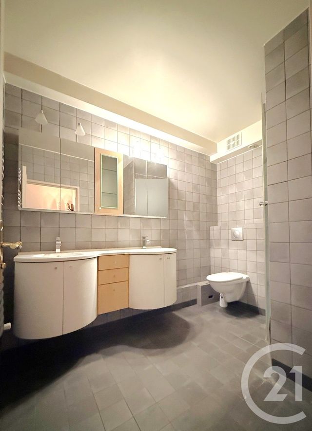 Appartement F3 à vendre - 3 pièces - 105.3 m2 - PARIS - 75016 - ILE-DE-FRANCE - Century 21 Via Conseil 16Ème