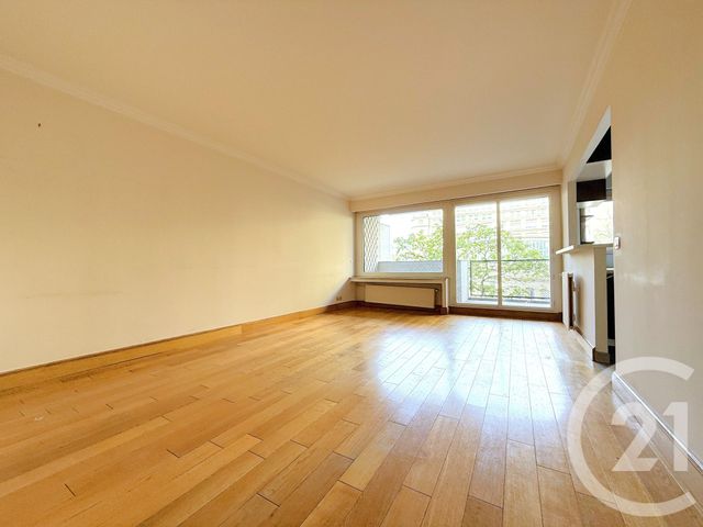 Appartement F3 à vendre - 3 pièces - 105.3 m2 - PARIS - 75016 - ILE-DE-FRANCE - Century 21 Via Conseil 16Ème
