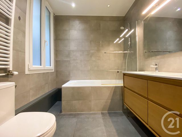 Appartement F5 à louer - 5 pièces - 112.08 m2 - PARIS - 75016 - ILE-DE-FRANCE - Century 21 Via Conseil 16Ème