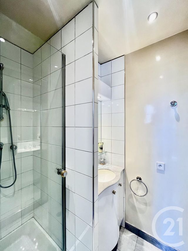 Appartement à vendre - 4 pièces - 113.0 m2 - PARIS - 75016 - ILE-DE-FRANCE - Century 21 Via Conseil 16Ème