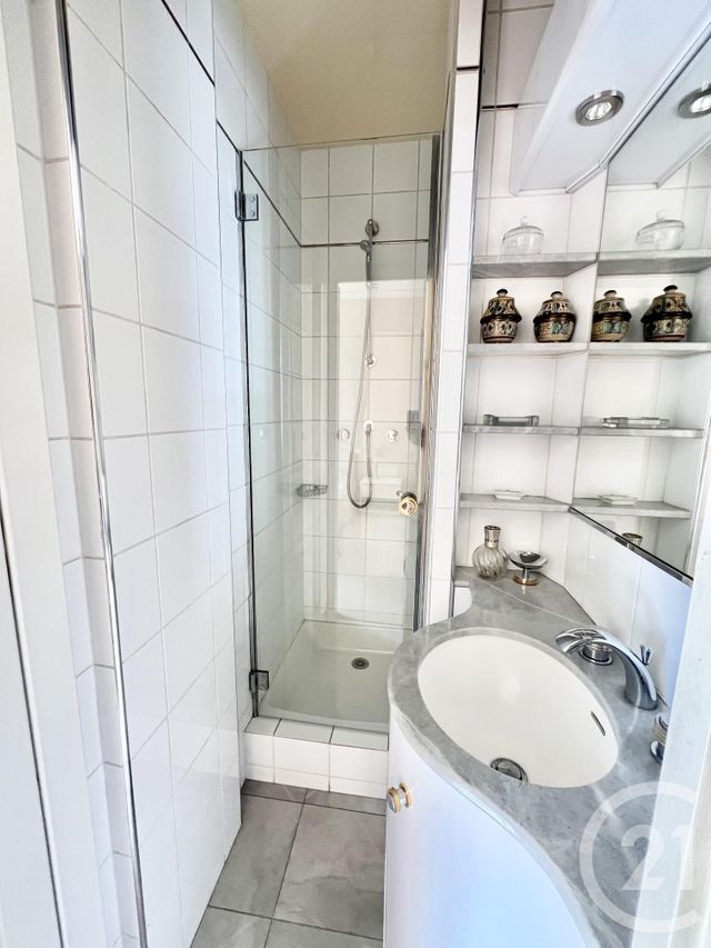 Appartement à vendre - 4 pièces - 113.0 m2 - PARIS - 75016 - ILE-DE-FRANCE - Century 21 Via Conseil 16Ème