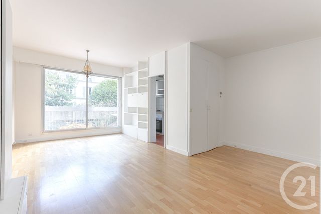 Appartement F1 à vendre - 1 pièce - 35.0 m2 - PARIS - 75016 - ILE-DE-FRANCE - Century 21 Via Conseil 16Ème