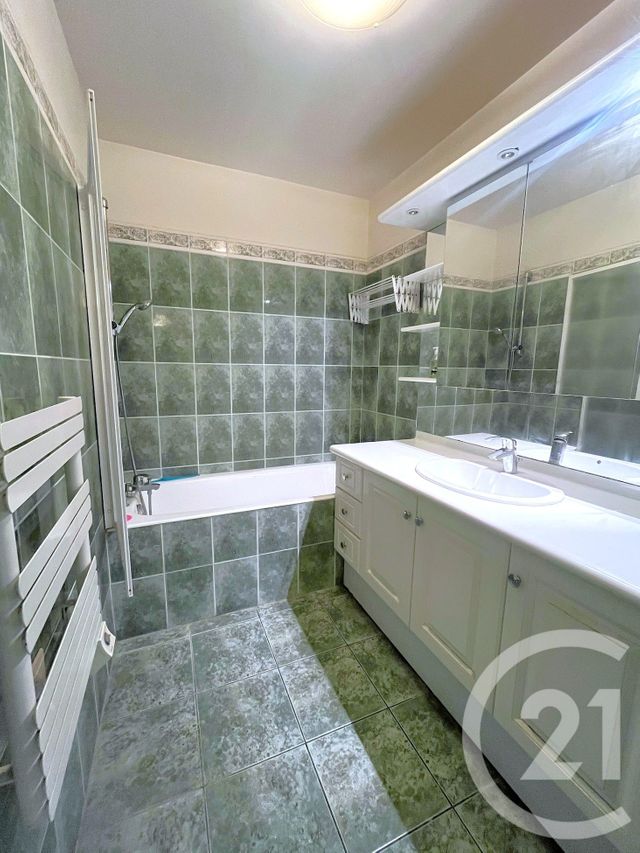 Appartement F3 à vendre - 3 pièces - 81.45 m2 - PARIS - 75016 - ILE-DE-FRANCE - Century 21 Via Conseil 16Ème