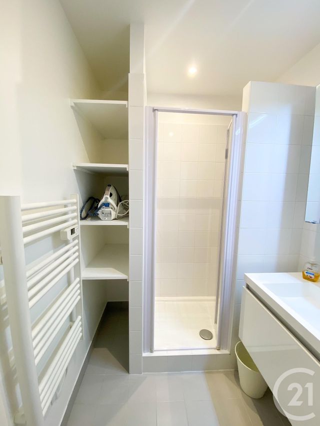 Appartement F3 à louer - 3 pièces - 75.62 m2 - PARIS - 75016 - ILE-DE-FRANCE - Century 21 Via Conseil 16Ème