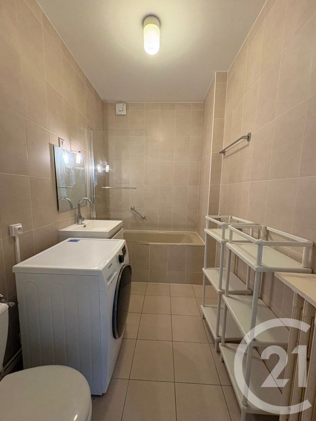 Appartement F3 à louer - 3 pièces - 75.62 m2 - PARIS - 75016 - ILE-DE-FRANCE - Century 21 Via Conseil 16Ème