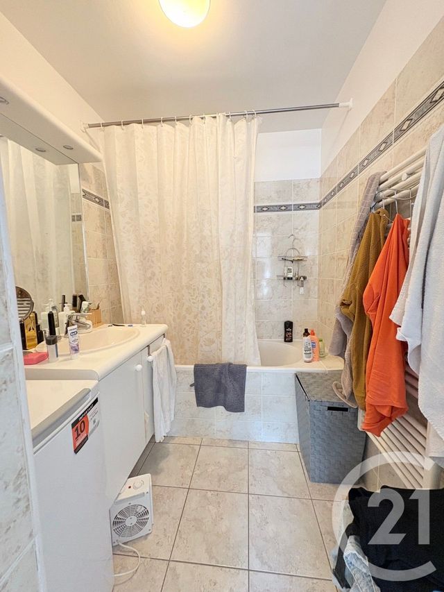 Appartement F2 à louer - 2 pièces - 48.33 m2 - PARIS - 75020 - ILE-DE-FRANCE - Century 21 Via Conseil 16Ème