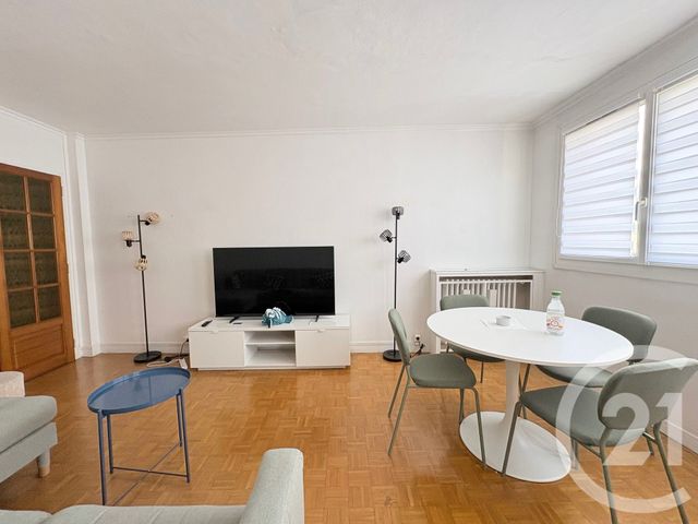 Appartement F4 à louer - 4 pièces - 73.22 m2 - PARIS - 75017 - ILE-DE-FRANCE - Century 21 Via Conseil 16Ème