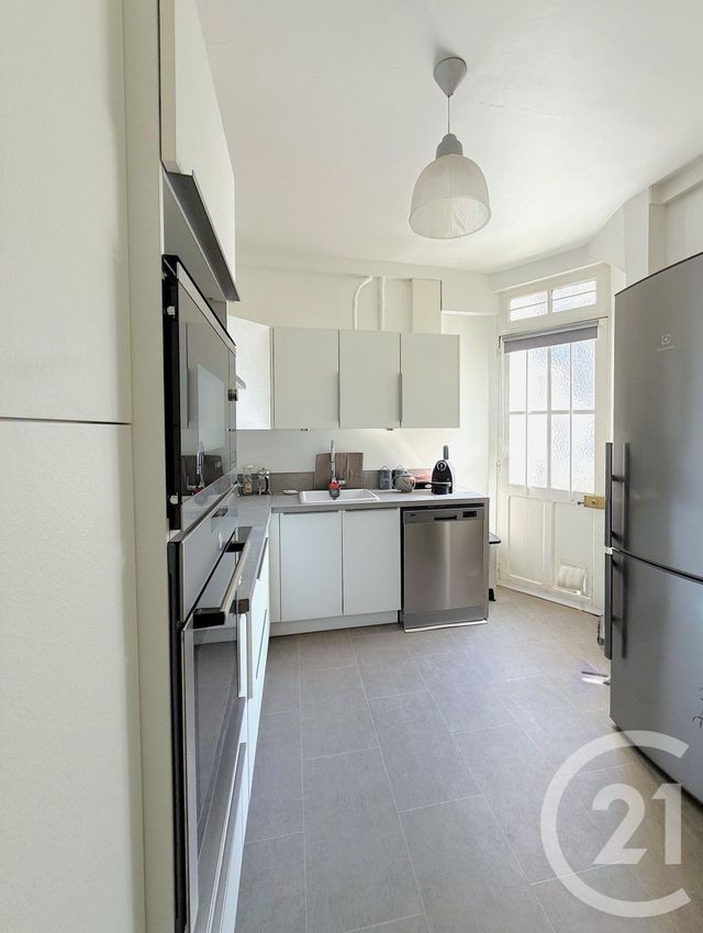 Appartement à vendre - 3 pièces - 77.0 m2 - PARIS - 75016 - ILE-DE-FRANCE - Century 21 Via Conseil 16Ème