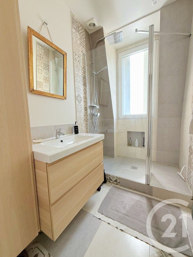 Appartement à vendre - 3 pièces - 77.0 m2 - PARIS - 75016 - ILE-DE-FRANCE - Century 21 Via Conseil 16Ème
