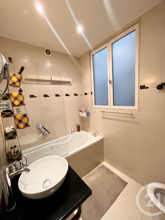 Appartement F2 à louer - 2 pièces - 38.11 m2 - PARIS - 75016 - ILE-DE-FRANCE - Century 21 Via Conseil 16Ème