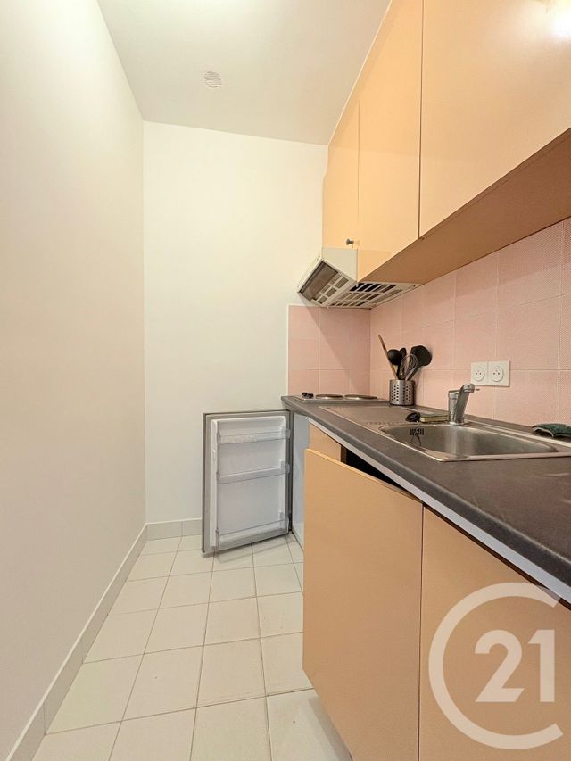 Appartement Studio à louer - 1 pièce - 24.75 m2 - PARIS - 75016 - ILE-DE-FRANCE - Century 21 Via Conseil 16Ème
