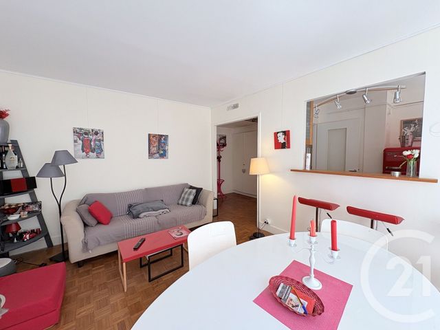 Appartement F2 à louer - 2 pièces - 50.9 m2 - PARIS - 75016 - ILE-DE-FRANCE - Century 21 Via Conseil 16Ème