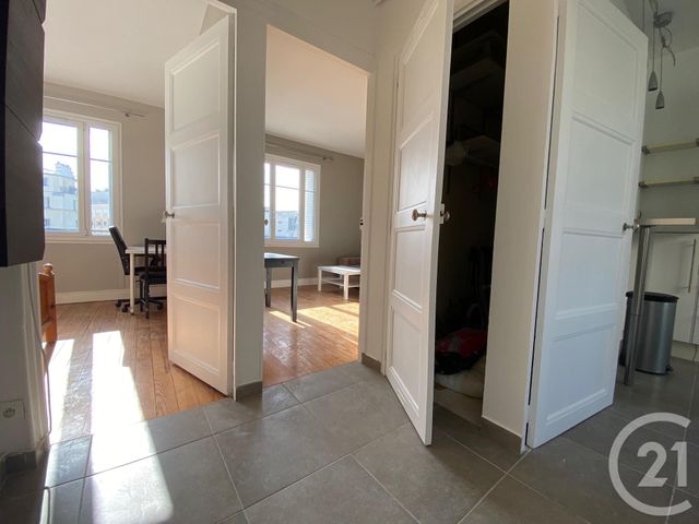Appartement F2 à louer - 2 pièces - 44.16 m2 - PARIS - 75016 - ILE-DE-FRANCE - Century 21 Via Conseil 16Ème