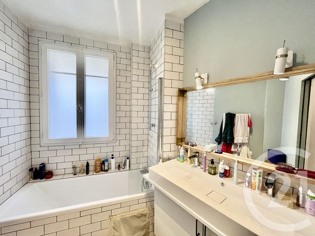 Appartement F3 à vendre - 3 pièces - 74.0 m2 - PARIS - 75016 - ILE-DE-FRANCE - Century 21 Via Conseil 16Ème