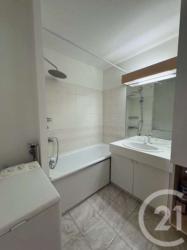 Appartement F3 à louer - 3 pièces - 88.36 m2 - SEVRES - 92 - ILE-DE-FRANCE - Century 21 Via Conseil 16Ème