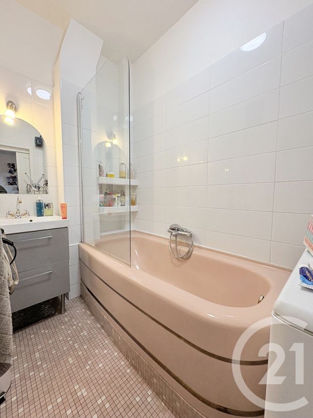 Appartement F3 à louer - 3 pièces - 74.98 m2 - PARIS - 75016 - ILE-DE-FRANCE - Century 21 Via Conseil 16Ème