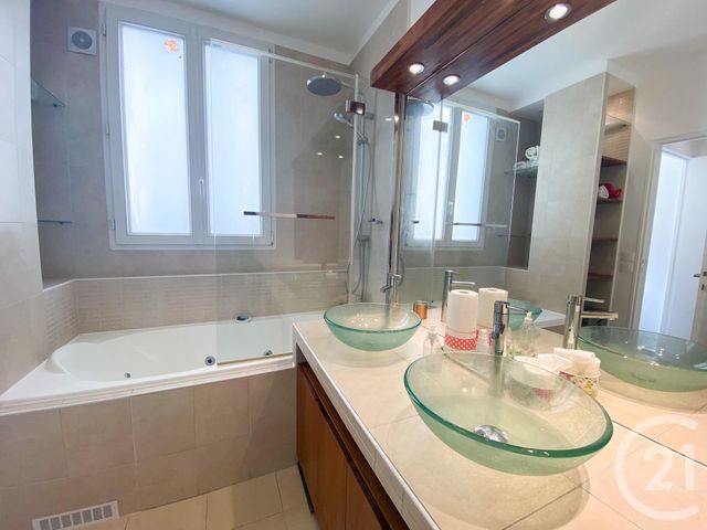 Appartement F4 à louer - 4 pièces - 82.2 m2 - PARIS - 75016 - ILE-DE-FRANCE - Century 21 Via Conseil 16Ème