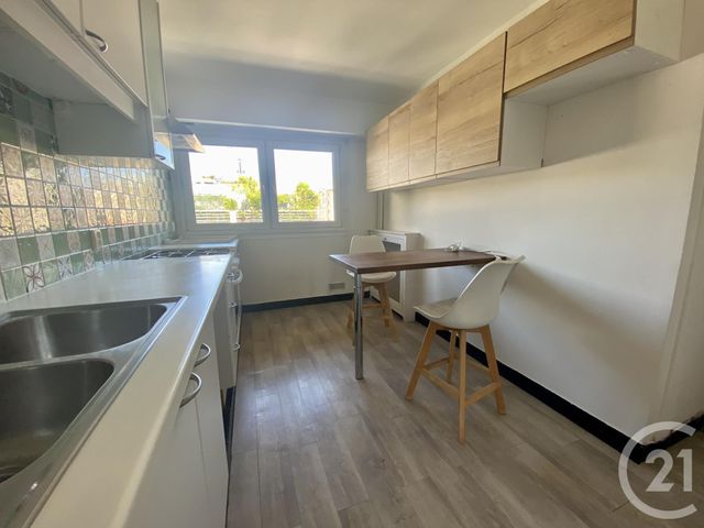 Appartement F2 à louer - 2 pièces - 72.08 m2 - PARIS - 75016 - ILE-DE-FRANCE - Century 21 Via Conseil 16Ème