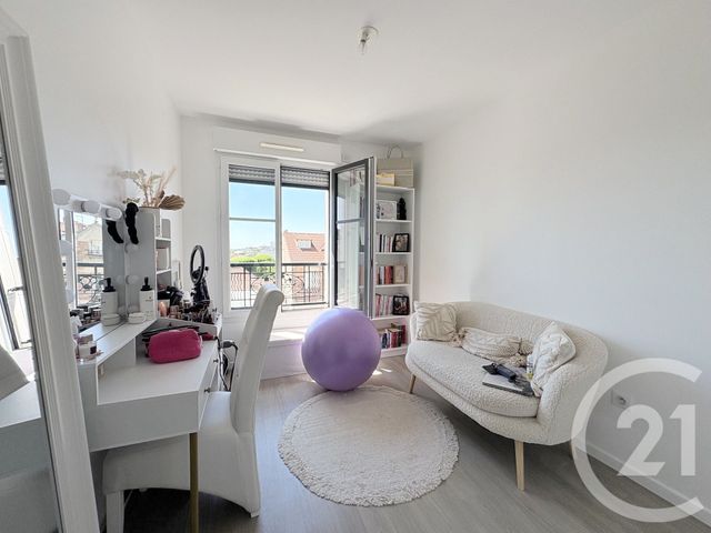 Appartement F4 à louer - 4 pièces - 80.1 m2 - CLAMART - 92 - ILE-DE-FRANCE - Century 21 Via Conseil 16Ème