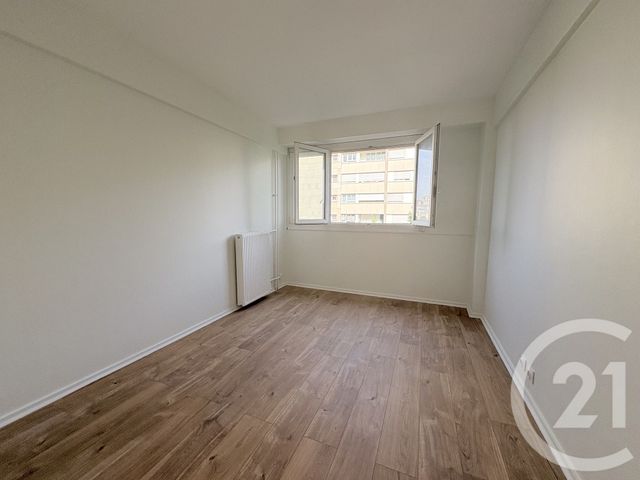 Appartement F2 à louer - 2 pièces - 47.22 m2 - PUTEAUX - 92 - ILE-DE-FRANCE - Century 21 Via Conseil 16Ème