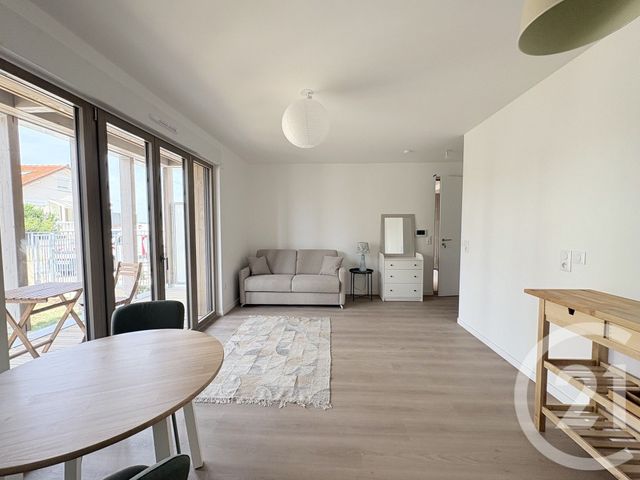 Appartement F1 à louer - 1 pièce - 28.34 m2 - NOISY LE GRAND - 93 - ILE-DE-FRANCE - Century 21 Via Conseil 16Ème