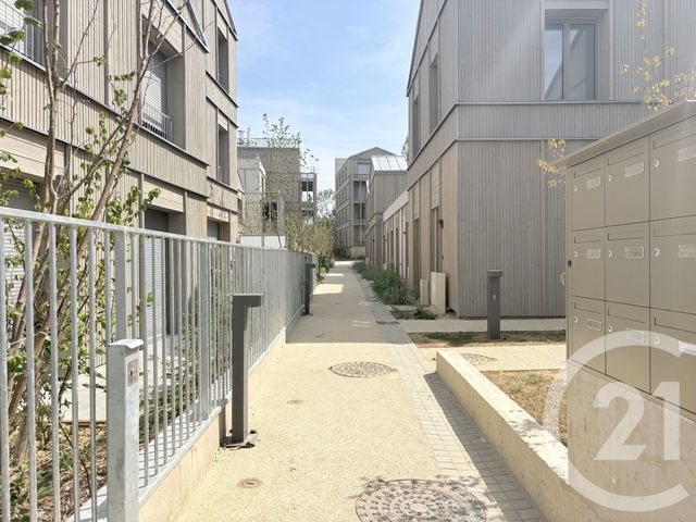 Appartement F1 à louer - 1 pièce - 28.34 m2 - NOISY LE GRAND - 93 - ILE-DE-FRANCE - Century 21 Via Conseil 16Ème