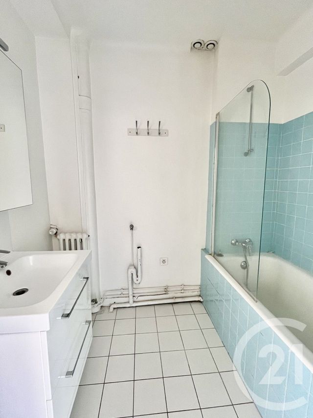 Appartement F3 à vendre - 3 pièces - 70.0 m2 - PARIS - 75016 - ILE-DE-FRANCE - Century 21 Via Conseil 16Ème