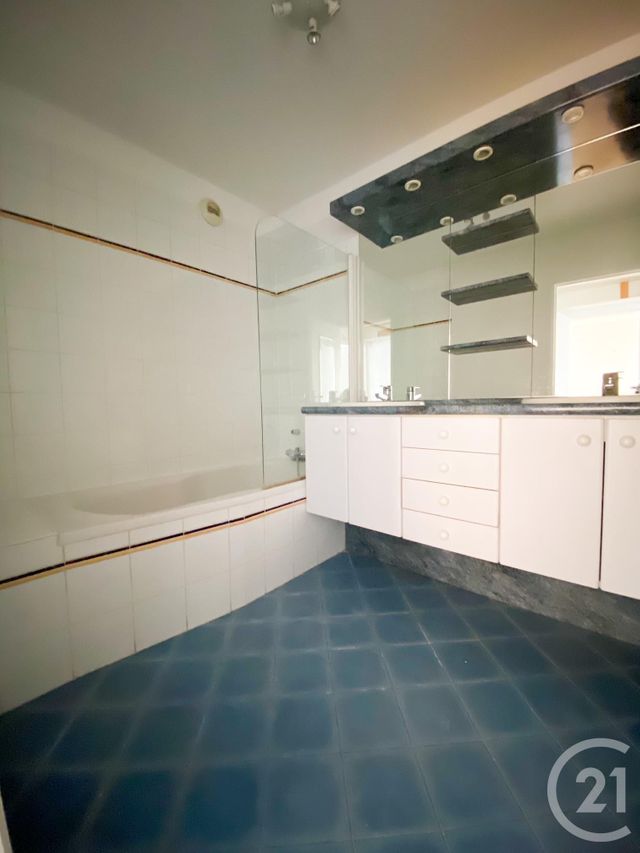 Appartement F4 à louer - 4 pièces - 97.03 m2 - PARIS - 75015 - ILE-DE-FRANCE - Century 21 Via Conseil 16Ème