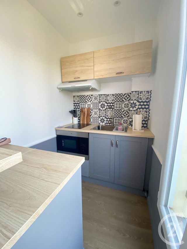 Appartement F1 à louer - 1 pièce - 27.0 m2 - PARIS - 75016 - ILE-DE-FRANCE - Century 21 Via Conseil 16Ème