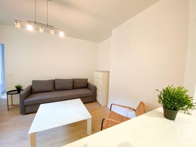 Appartement F2 à louer - 2 pièces - 37.5 m2 - PARIS - 75016 - ILE-DE-FRANCE - Century 21 Via Conseil 16Ème