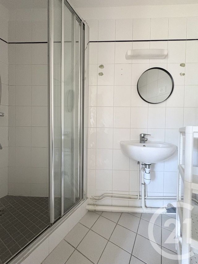 Appartement F2 à louer - 2 pièces - 45.62 m2 - PARIS - 75016 - ILE-DE-FRANCE - Century 21 Via Conseil 16Ème