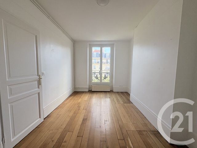 Appartement F2 à louer - 2 pièces - 45.62 m2 - PARIS - 75016 - ILE-DE-FRANCE - Century 21 Via Conseil 16Ème