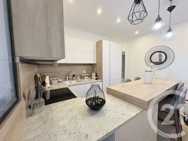 Appartement F4 à louer - 4 pièces - 92.27 m2 - PARIS - 75016 - ILE-DE-FRANCE - Century 21 Via Conseil 16Ème