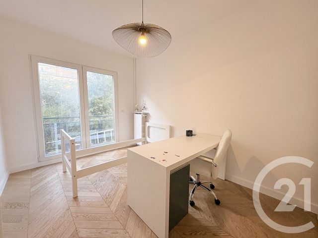 Appartement F4 à louer - 4 pièces - 92.27 m2 - PARIS - 75016 - ILE-DE-FRANCE - Century 21 Via Conseil 16Ème