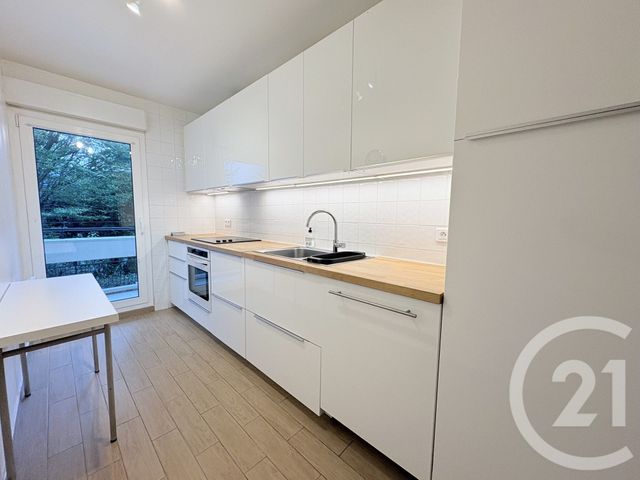 Appartement F3 à louer - 3 pièces - 81.84 m2 - COURBEVOIE - 92 - ILE-DE-FRANCE - Century 21 Via Conseil 16Ème