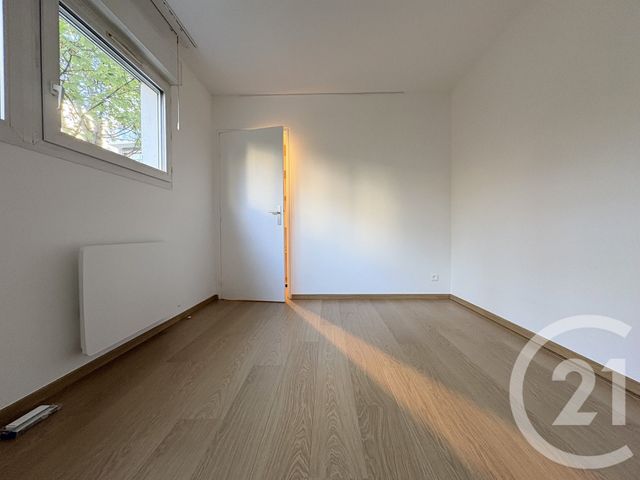 Appartement F3 à louer - 3 pièces - 81.84 m2 - COURBEVOIE - 92 - ILE-DE-FRANCE - Century 21 Via Conseil 16Ème