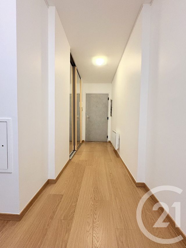 Appartement F3 à louer - 3 pièces - 81.84 m2 - COURBEVOIE - 92 - ILE-DE-FRANCE - Century 21 Via Conseil 16Ème