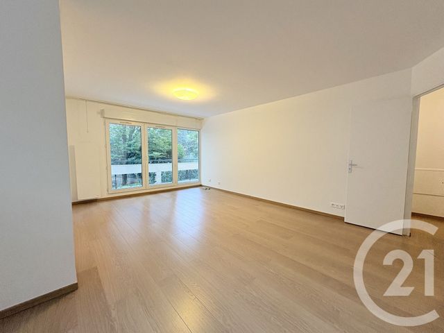 Appartement F3 à louer - 3 pièces - 81.84 m2 - COURBEVOIE - 92 - ILE-DE-FRANCE - Century 21 Via Conseil 16Ème