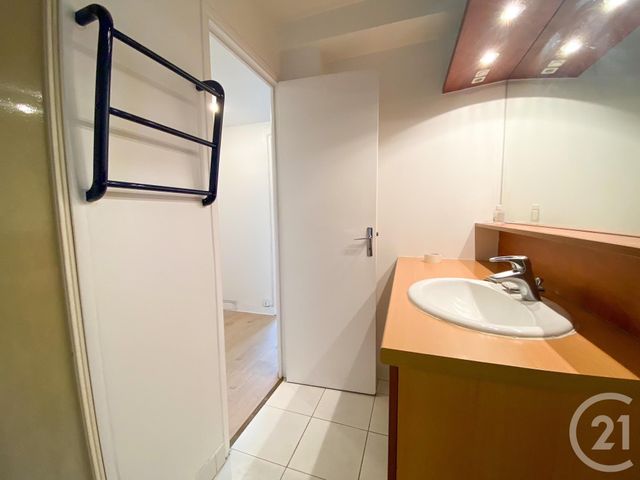 Appartement F2 à louer - 2 pièces - 40.01 m2 - PARIS - 75016 - ILE-DE-FRANCE - Century 21 Via Conseil 16Ème