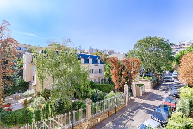  - PARIS - 