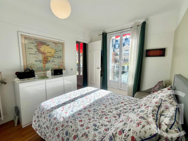 Appartement F4 à vendre - 3 pièces - 70.1 m2 - PARIS - 75016 - ILE-DE-FRANCE - Century 21 Via Conseil 16Ème
