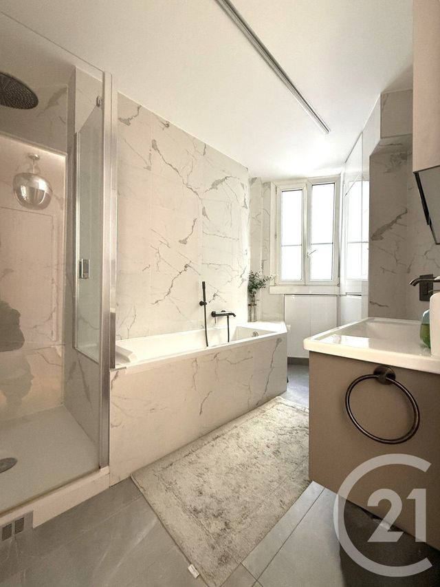 Appartement F4 à vendre - 3 pièces - 70.1 m2 - PARIS - 75016 - ILE-DE-FRANCE - Century 21 Via Conseil 16Ème