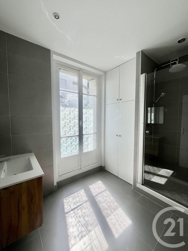 Appartement à vendre - 2 pièces - 41.0 m2 - PARIS - 75016 - ILE-DE-FRANCE - Century 21 Via Conseil 16Ème