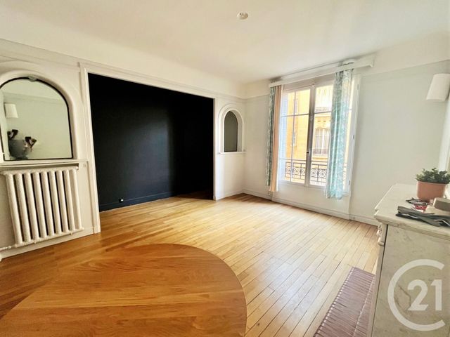 Appartement F3 à vendre - 3 pièces - 83.0 m2 - PARIS - 75016 - ILE-DE-FRANCE - Century 21 Via Conseil 16Ème