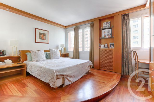 Appartement à vendre - 5 pièces - 111.0 m2 - BOULOGNE BILLANCOURT - 92 - ILE-DE-FRANCE - Century 21 Via Conseil 16Ème