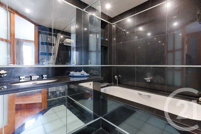 Appartement à vendre - 5 pièces - 111.0 m2 - BOULOGNE BILLANCOURT - 92 - ILE-DE-FRANCE - Century 21 Via Conseil 16Ème