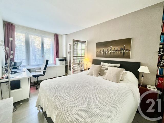 Appartement à vendre - 4 pièces - 83.0 m2 - PARIS - 75016 - ILE-DE-FRANCE - Century 21 Via Conseil 16Ème
