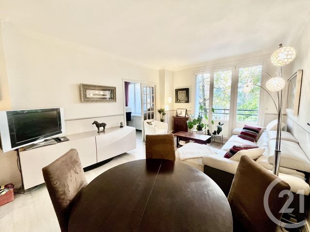 Appartement à vendre - 4 pièces - 83.0 m2 - PARIS - 75016 - ILE-DE-FRANCE - Century 21 Via Conseil 16Ème