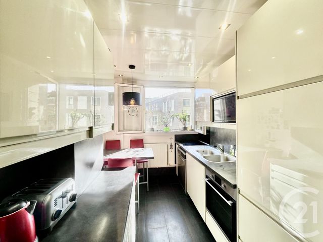 Appartement à vendre - 4 pièces - 83.0 m2 - PARIS - 75016 - ILE-DE-FRANCE - Century 21 Via Conseil 16Ème